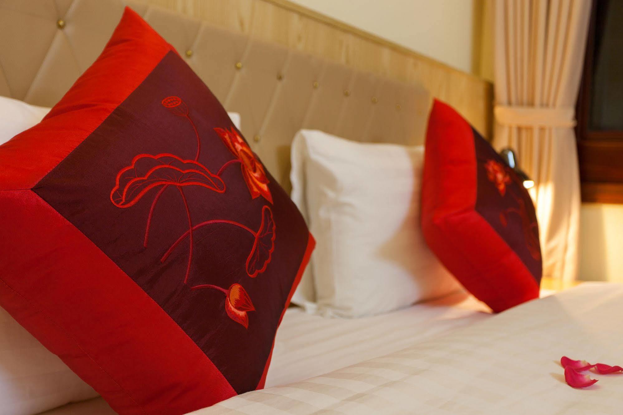 Queen Light Hotel Ханой Екстериор снимка